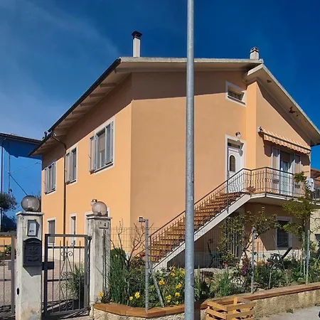 Collelauro4 Appartement Camerano